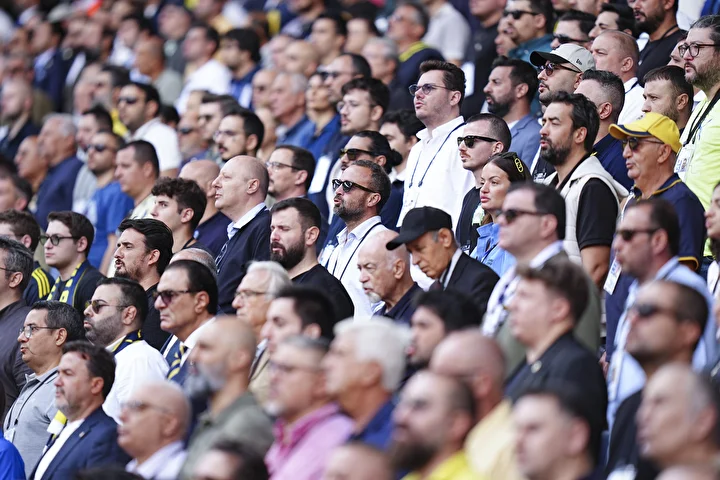 Fenerbahçe kongresinde gerginlik: Üyeler ortasında tartışma yaşandı 6 fenerbahce kongresinde gerginlik uyeler ortasinda tartisma yasandi 5 93nvpaHj