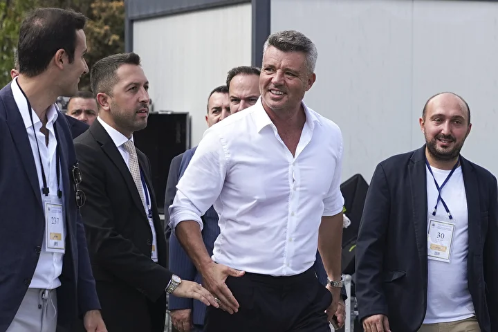 fenerbahce kulubu liderini secti ali koc gitti sadettin saran geldi 2 bcqVUMhW