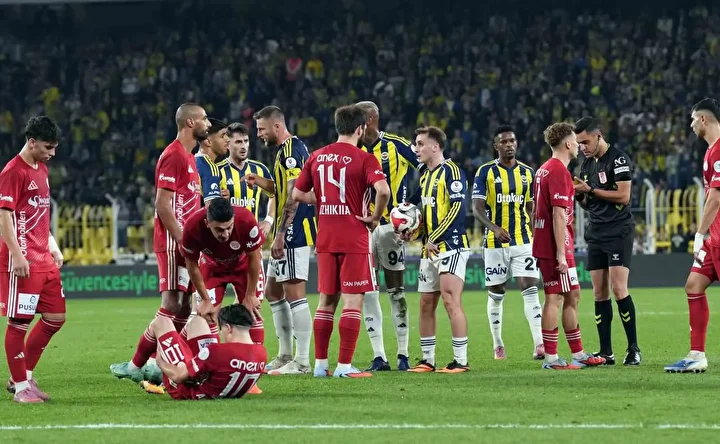 fenerbahce taraftarindan taliscaya buyuk reaksiyon 0