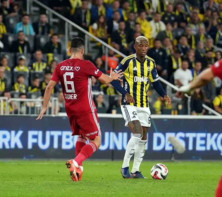 fenerbahce taraftarindan taliscaya buyuk reaksiyon 2 EDXDYsZr