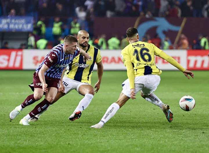 Fenerbahçe-Trabzonspor maçı öncesinde yıldız oyuncudan makus haber: Forma giyemeyecek 1 fenerbahce trabzonspor maci oncesinde yildiz oyuncudan makus haber forma giyemeyecek 0 brBw6Mzf