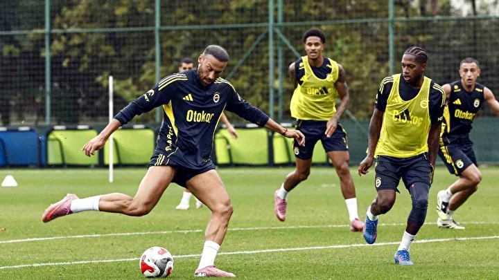 Fenerbahçe transfer dönemin son gününde bombayı patlatıyor: Dev 8 numara hamlesi! 1 fenerbahce transfer donemin son gununde bombayi patlatiyor dev 8 numara hamlesi 0 kOKGYR2a
