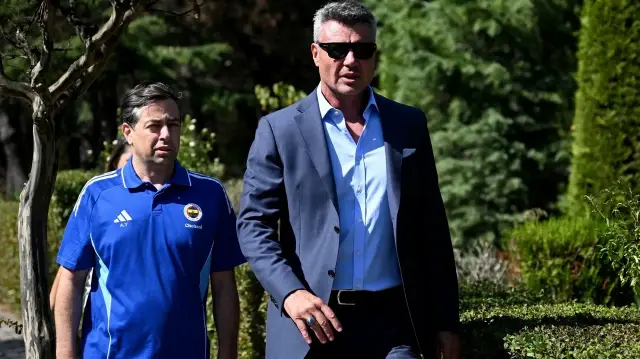 fenerbahcede birinci ayrilik muhakkak oldu sadettin saran idaresi biletini kesti MDMLs4u3.webp
