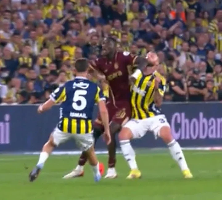 fenerbahcede en nesyrinin golu oncesinde faul var mi 3 pYZhN9PM
