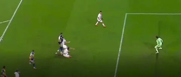 fenerbahcede en nesyrinin golu oncesinde faul var mi 4 5HTmO76v