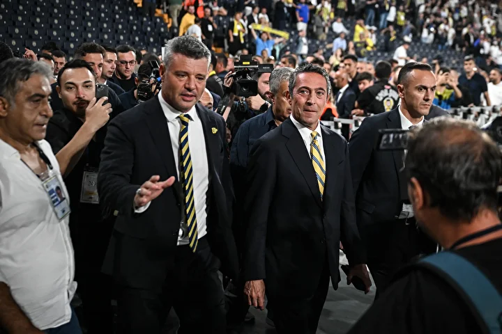 Fenerbahçe'de idare değişti: Hakan Safi Kerem Aktürkoğlu'nun maaşını ödemeye devam edecek mi? 2 fenerbahcede idare degisti hakan safi kerem akturkoglunun maasini odemeye devam edecek mi 1 JkfuBeNw
