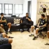 fenerbahcede lider sadettin saran oyuncularla bulustu fotograftaki ayrinti dikkat cekti WSbeO5TP.webp