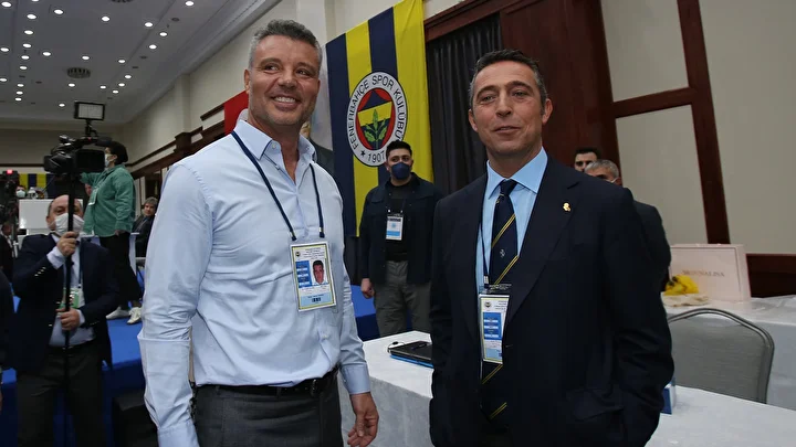 Fenerbahçe’de yeni lider belirli oluyor: Koç mu Saran mı? 5 fenerbahcede yeni lider belirli oluyor koc mu saran mi 4 ZIpvrDtL