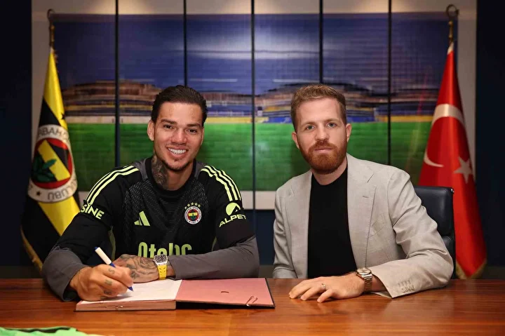 fenerbahceden galatasaraya gonderme ederson goruntusundeki ayrintilar toplumsal medyada gundem oldu 0 7VPBlyy2