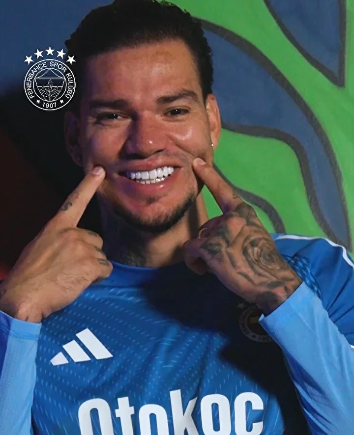 fenerbahceden galatasaraya gonderme ederson goruntusundeki ayrintilar toplumsal medyada gundem oldu 4 w85ARlRq