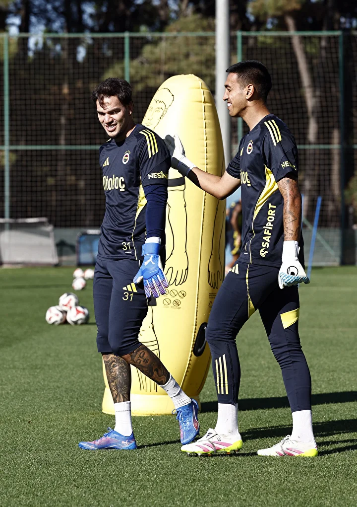 fenerbahcenin alanyaspor macinda dikkat ceken detay yedek kulubesinde 2 y5MOytz5