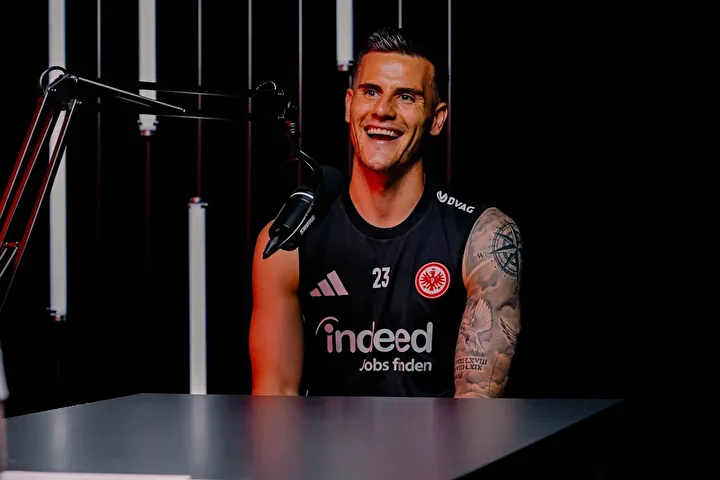 Frankfurt forması giyen yıldız futbolcudan flaş Galatasaray ve Osimhen açıklaması 3 frankfurt formasi giyen yildiz futbolcudan flas galatasaray ve osimhen aciklamasi 2 9A7JPOfn