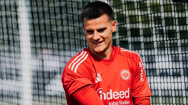 Frankfurt forması giyen yıldız futbolcudan flaş Galatasaray ve Osimhen açıklaması 4 frankfurt formasi giyen yildiz futbolcudan flas galatasaray ve osimhen aciklamasi 3 RCyXZcUJ