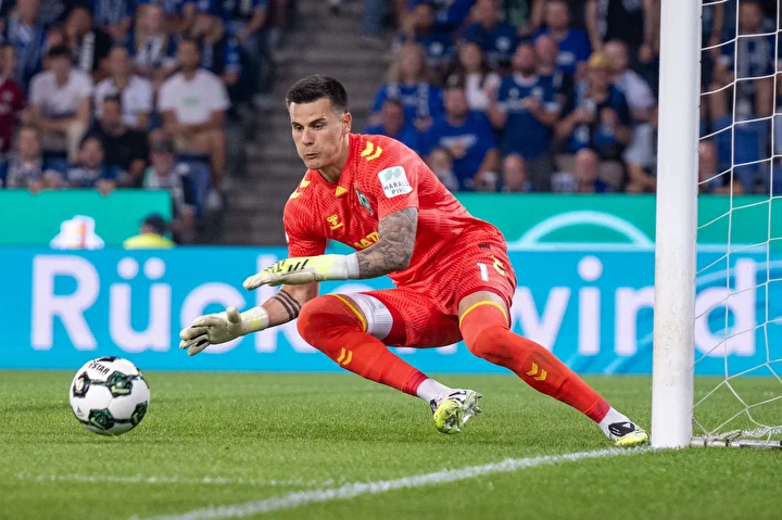 Frankfurt forması giyen yıldız futbolcudan flaş Galatasaray ve Osimhen açıklaması 5 frankfurt formasi giyen yildiz futbolcudan flas galatasaray ve osimhen aciklamasi 4 IaUutesy