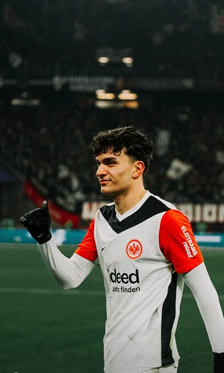 frankfurtun hocasi galatasaray harika bir kadro 8 sAnHvmeb