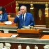 fransada hukumet dustu 3JpkBNxs.webp