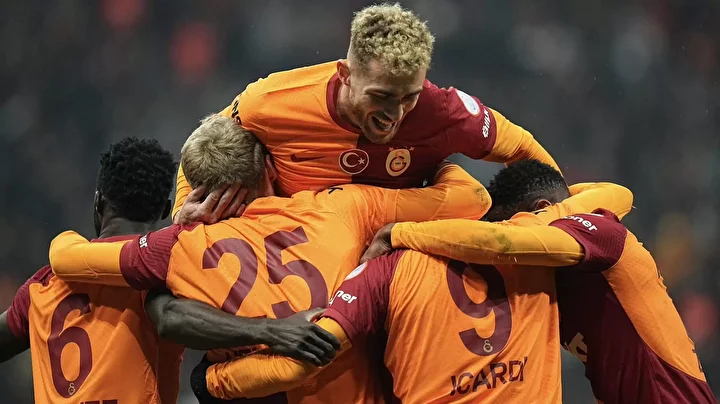Futbolseverler şampiyonu seçti: Süper Lig yarışında taraftarların favori ekibi muhakkak oldu 2 futbolseverler sampiyonu secti super lig yarisinda taraftarlarin favori ekibi muhakkak oldu 1 AlJJCjQf