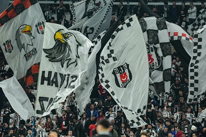 Futbolseverler şampiyonu seçti: Süper Lig yarışında taraftarların favori ekibi muhakkak oldu 11 futbolseverler sampiyonu secti super lig yarisinda taraftarlarin favori ekibi muhakkak oldu 10 aNsmG63F