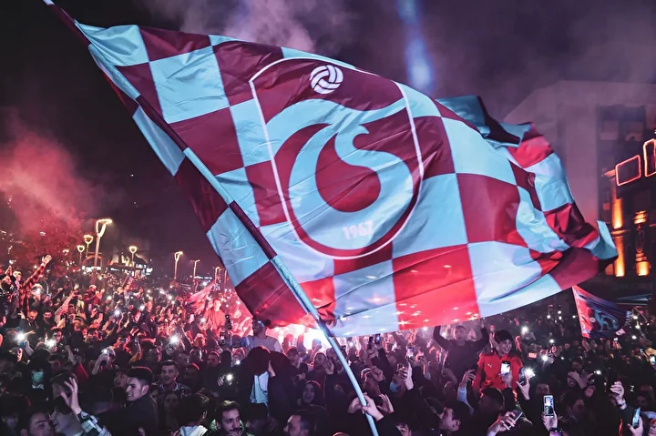 Futbolseverler şampiyonu seçti: Süper Lig yarışında taraftarların favori ekibi muhakkak oldu 7 futbolseverler sampiyonu secti super lig yarisinda taraftarlarin favori ekibi muhakkak oldu 6 hyfwY1Fc