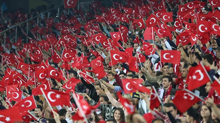 galatasaray devler ortasinda bir milyonu asti 1