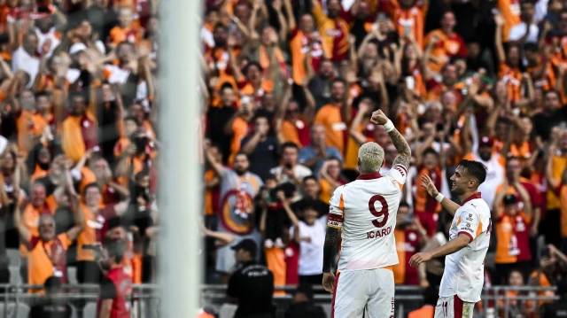 galatasaray devler ortasinda bir milyonu asti 1LPG2sc8.webp