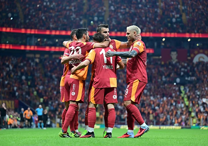 Galatasaray-Liverpool maçı öncesi skor tabelası test edildi! Toplumsal medyada gündem oldu 2 galatasaray liverpool maci oncesi skor tabelasi test edildi toplumsal medyada gundem oldu 1 bFyWTUte