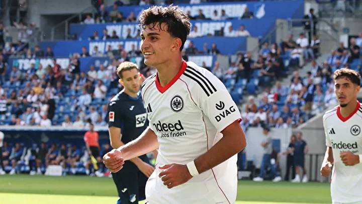 Galatasaray maçında gol atmıştı: Almanlardan Türk yıldız için görülmemiş bonservis! 3 galatasaray macinda gol atmisti almanlardan turk yildiz icin gorulmemis bonservis 2 Y5bYeL9J