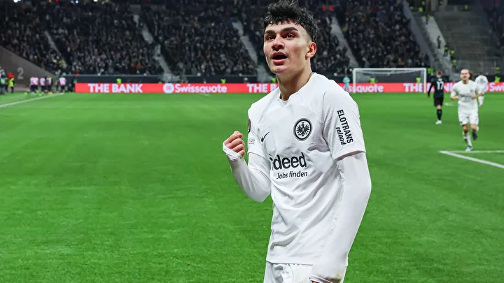 Galatasaray maçında gol atmıştı: Almanlardan Türk yıldız için görülmemiş bonservis! 4 galatasaray macinda gol atmisti almanlardan turk yildiz icin gorulmemis bonservis 3 9pTzWC9j