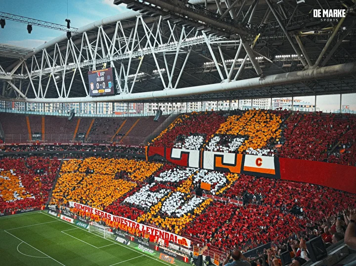 Galatasaray taraftarından Liverpool maçında ses getirecek atılım 3 galatasaray taraftarindan liverpool macinda ses getirecek atilim 2 U9zUSe4Z