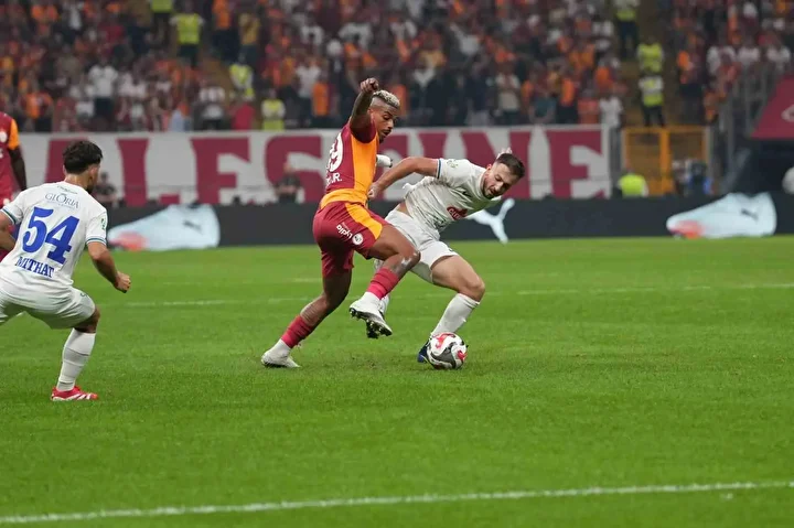 galatasarayda beklenmedik ayrilik kontrat kaidesini karsilayamadi 5