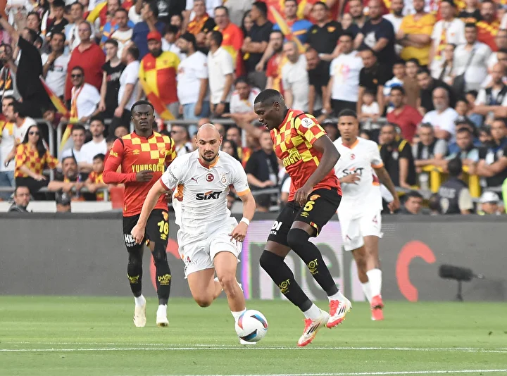Galatasaray'da sürpriz ayrılık: Yıldız oyuncu veda ediyor 3 galatasarayda surpriz ayrilik yildiz oyuncu veda ediyor 2 g7yKgNUr