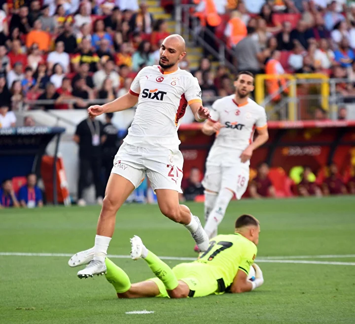 Galatasaray'da sürpriz ayrılık: Yıldız oyuncu veda ediyor 5 galatasarayda surpriz ayrilik yildiz oyuncu veda ediyor 4 zHVqttF2