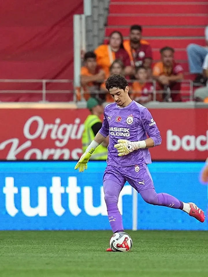 Galatasaray’da transferin son gününde flaş ayrılık: Süper Lig grubuna imza attı! 2 galatasarayda transferin son gununde flas ayrilik super lig grubuna imza atti 1 M8WPgNtn