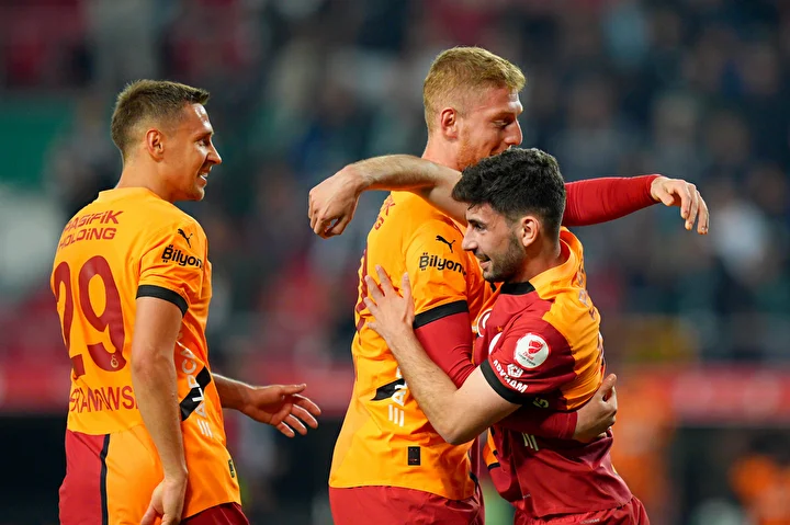 galatasaraydan beklenmedik hamle kontrati uzatiliyor 2