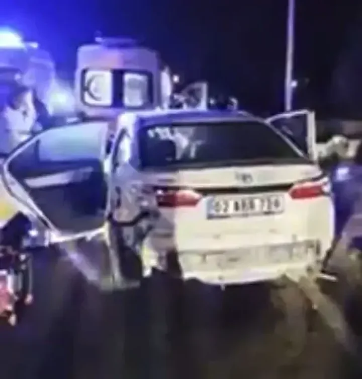 gaziantepte iki araba carpisti meyyit ve yaralilar var 0