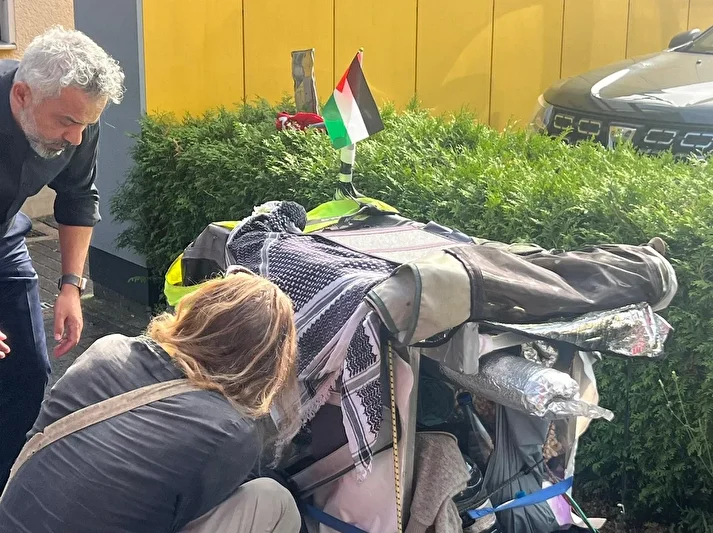Gazze için 5,5 aydır yürüyen Norveçli öğretmeni Almanya'da yaşayan Türkler konuk etti 1 gazze icin 55 aydir yuruyen norvecli ogretmeni almanyada yasayan turkler konuk etti 0 jv25ZMwl
