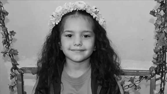 Gazze’de katledilen Hind Receb’in kıssası ayakta alkışlandı: Gösterimde salon ‘Özgür Filistin’ sloganlarıyla inledi 2 gazzede katledilen hind recebin kissasi ayakta alkislandi gosterimde salon ozgur filistin sloganlariyla inledi 1 PQ6ituU8