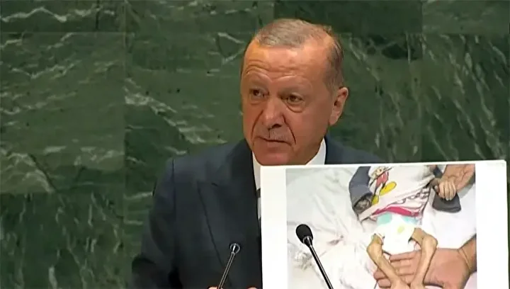 Gazze'deki vahşetin fotoğraflarını gösterirken duygulandı: İşte Cumhurbaşkanı Erdoğan'ın dünya önderlerine gösterdiği fotoğraflar 1 gazzedeki vahsetin fotograflarini gosterirken duygulandi iste cumhurbaskani erdoganin dunya onderlerine gosterdigi fotograflar 0 hFzfrevl