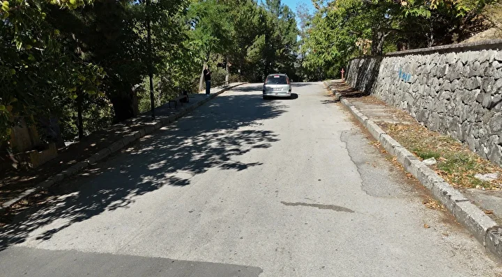 gizemli yolun sirri cozuldu araclar yokus ust gidiyor uzere gorunuyordu 0 qwppeEmL