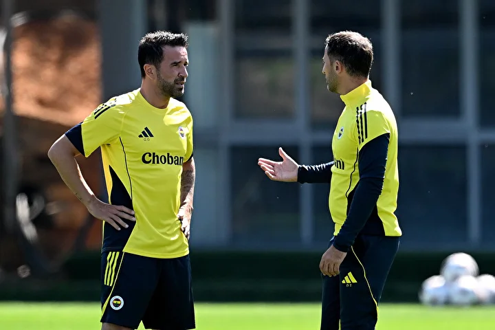 Gökhan Gönül'ün Fenerbahçe'den neden gönderildiği ortaya çıktı: İşte o ayrıntı 3 gokhan gonulun fenerbahceden neden gonderildigi ortaya cikti iste o ayrinti 2 As8eEK54