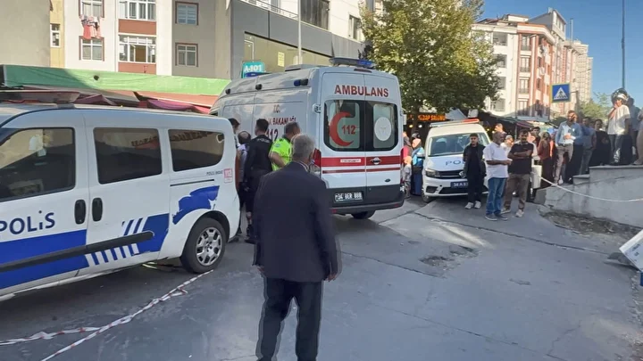 Günün en acı haberi: Esenyurt’ta anne-oğlu servis minibüsü ezdi, 'Oğlum nerede' feryadı yürekleri dağladı 6 gunun en aci haberi esenyurtta anne oglu servis minibusu ezdi oglum nerede feryadi yurekleri dagladi BKDZZswb