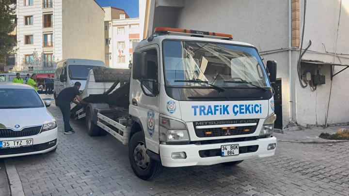 Günün en acı haberi: Esenyurt’ta anne-oğlu servis minibüsü ezdi, 'Oğlum nerede' feryadı yürekleri dağladı 7 gunun en aci haberi esenyurtta anne oglu servis minibusu ezdi oglum nerede feryadi yurekleri dagladi IJDhFlDC