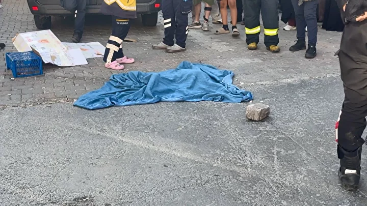 Günün en acı haberi: Esenyurt’ta anne-oğlu servis minibüsü ezdi, 'Oğlum nerede' feryadı yürekleri dağladı 5 gunun en aci haberi esenyurtta anne oglu servis minibusu ezdi oglum nerede feryadi yurekleri dagladi qisA19nJ