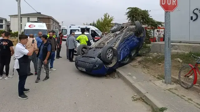 Hafif ticari araçla çarpışan cip takla attı: 3 yaralı hafif ticari aracla carpisan cip takla atti 3 yarali X1sXhvlW.webp