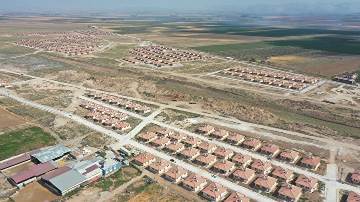 hatayda birinci kirsal uydu kent hak sahibi depremzedelerden tam not aldi 0 ll6fDIVF