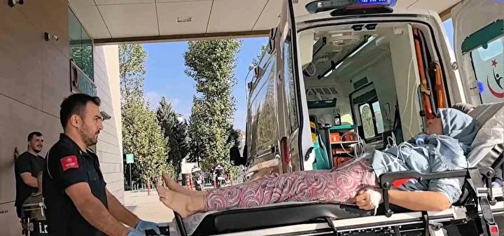 Hayvan çiftliğinde yangın çıktı: Bir kişi hastaneye kaldırıldı 4 hayvan ciftliginde yangin cikti bir kisi hastaneye kaldirildi 3 TiuDeSVz