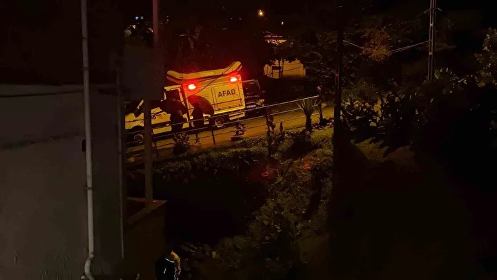 hopada istinat duvari coktu uc katli konut tahliye edildi 2 LLQkCbOX