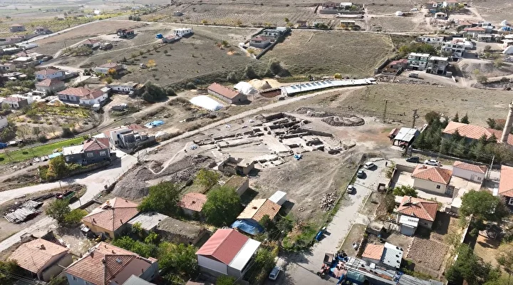 İç Anadolu'nun en büyük mozaik hafriyat çalışmasında, çocuk ve yetişkin mezarları bulundu / Ek fotoğraflar 6 ic anadolunun en buyuk mozaik hafriyat calismasinda cocuk ve yetiskin mezarlari bulundu ek ZDM2YpD8