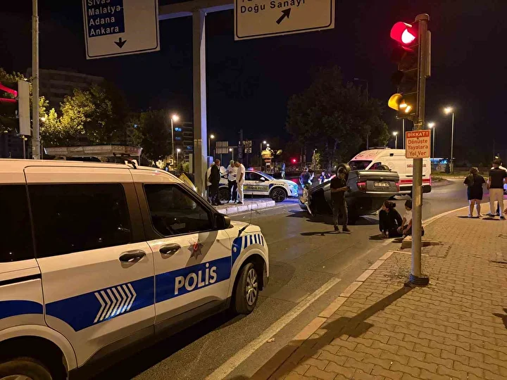 isikta bekleyen arabaya arttan carpip takla atti 214 promil alkollu cikti 2 hvESLvRP