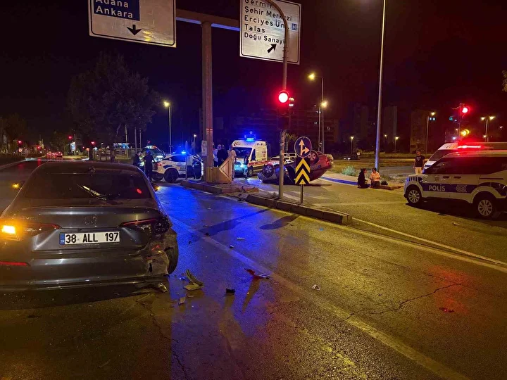isikta bekleyen arabaya arttan carpip takla atti 214 promil alkollu cikti 3 HYDmQ1zW